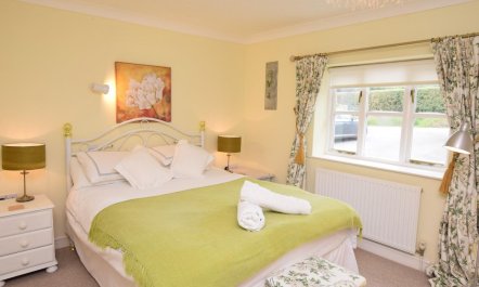 2 Bed in Sherborne 7
