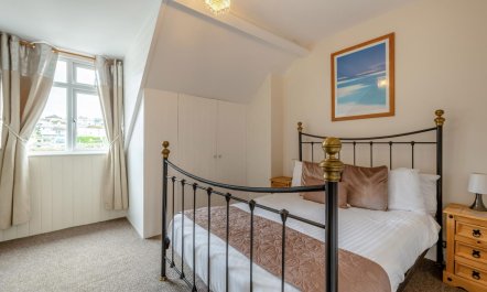 3 Bed in Brixham 2