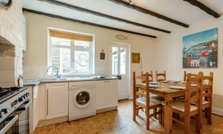 3 Bed in Brixham 1