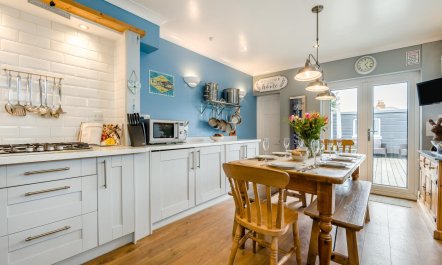 4 Bed in Newquay 1