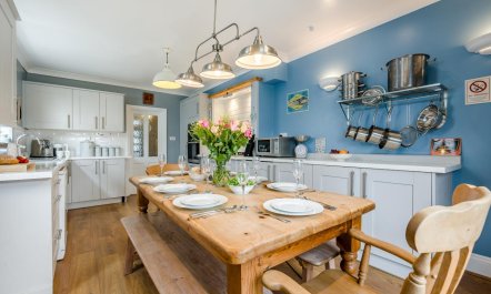 4 Bed in Newquay 2