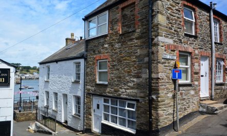 2 Bed in Polruan 1