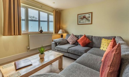 2 Bed in Tenby 5