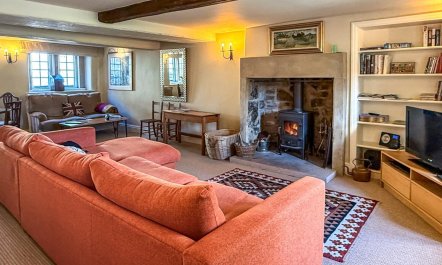 3 Bed in Bakewell 2