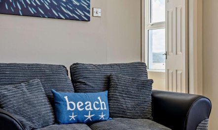 2 Bed in Aberdyfi 3