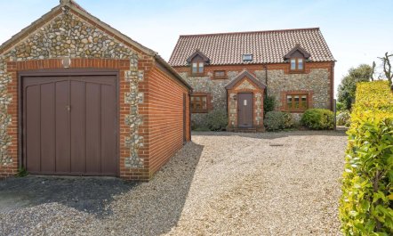 4 Bed in Melton Constable 7
