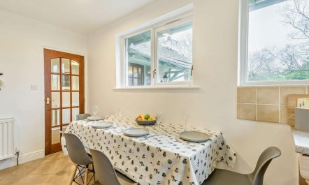 2 Bed in Windermere 8