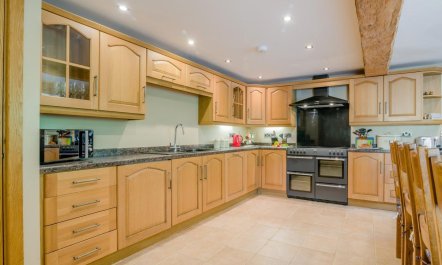 5 Bed in Llanwrtyd Wells 3