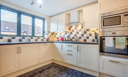 2 Bed in Bridport 3