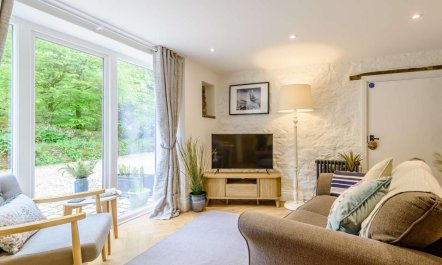1 Bed in High Peak 1
