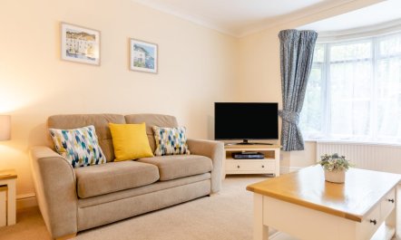 3 Bed in Dawlish 2