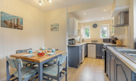 3 Bed in Dawlish 4