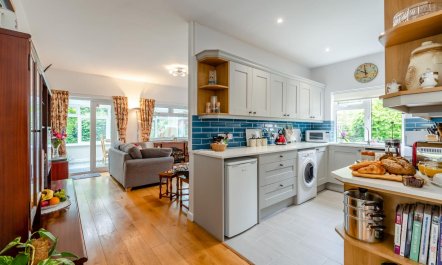 2 Bed in Honiton 9