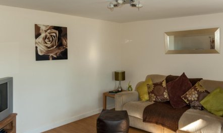 2 Bed in Neath 2