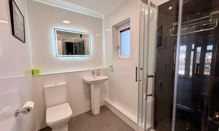 1 Bed in Freshwater 9