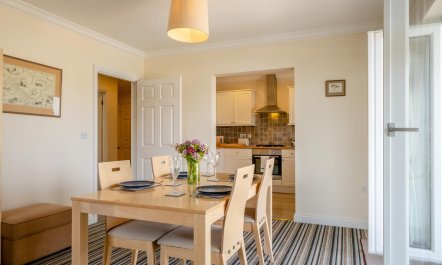 1 Bed in Freshwater 9