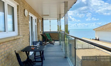 1 Bed in Freshwater 6