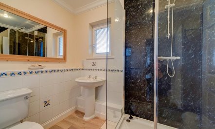 1 Bed in Freshwater 9