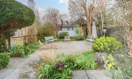 2 Bed in Cirencester 3