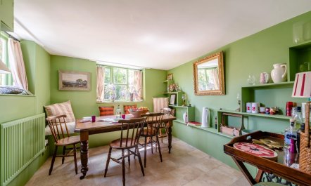 2 Bed in Cirencester 2