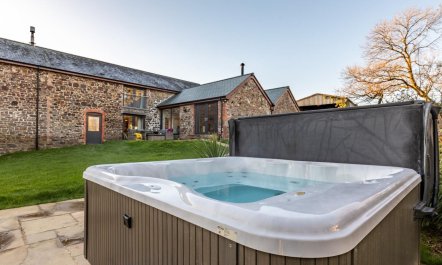 5 Bed in Holsworthy 5