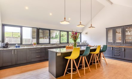 5 Bed in Holsworthy 4