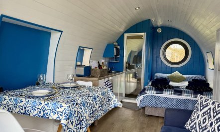 1 Bed in Square and Compass 1