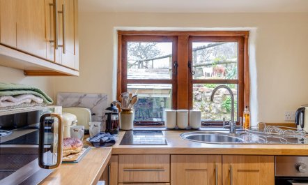 1 Bed in St. Austell 7