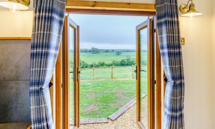 1 Bed in Pembroke 9