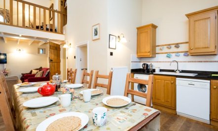 4 Bed in High Peak 2