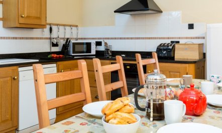 4 Bed in High Peak 3