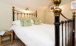 4 Bed in High Peak 8