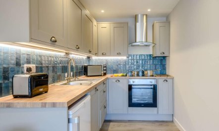 1 Bed in Lymington 4