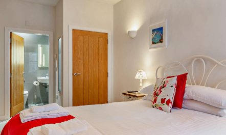 2 Bed in St. Austell 8