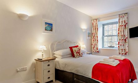 2 Bed in St. Austell 9