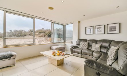 2 Bed in Tenby 2