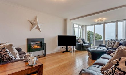 5 Bed in Bexhill-on-sea 2