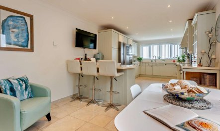 5 Bed in Bexhill-on-sea 7