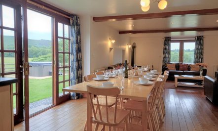 6 Bed in Llandovery 2