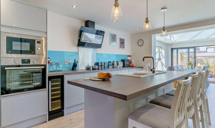 2 Bed in Aberaeron 4