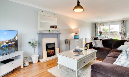 4 Bed in Seahouses 1