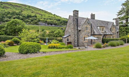 3 Bed in Rhayader 1