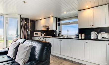 2 Bed in Whitstable 5