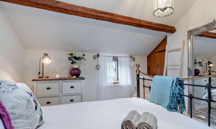 2 Bed in Middleton-by-Youlgrave 9