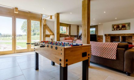 4 Bed in Gloucester 2