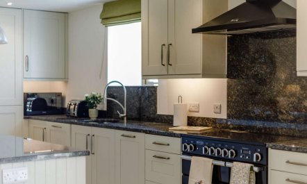 4 Bed in Gloucester 7