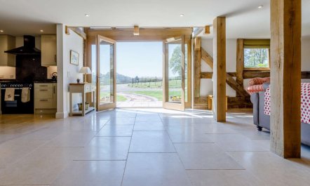 4 Bed in Gloucester 3