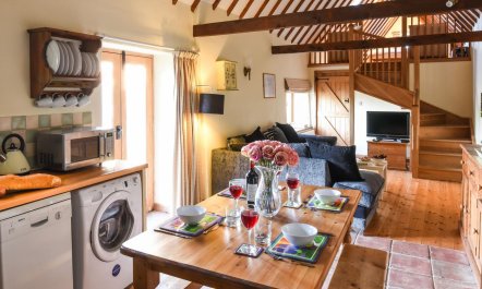 2 Bed in Briston 2