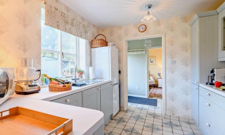 2 Bed in Blandford Forum 4