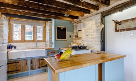 2 Bed in Glastonbury 5